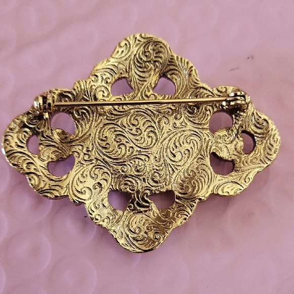 1928 Vintage Gold and Black Floral Brooch - Picture 2 of 2